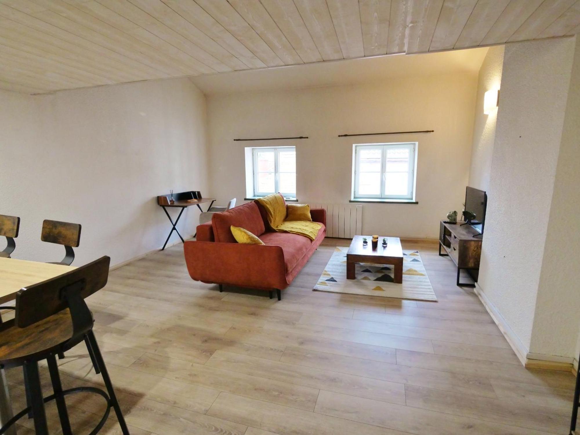 Appartement Avec Mezzanine Idealement Situe A Mâcon Exterior photo